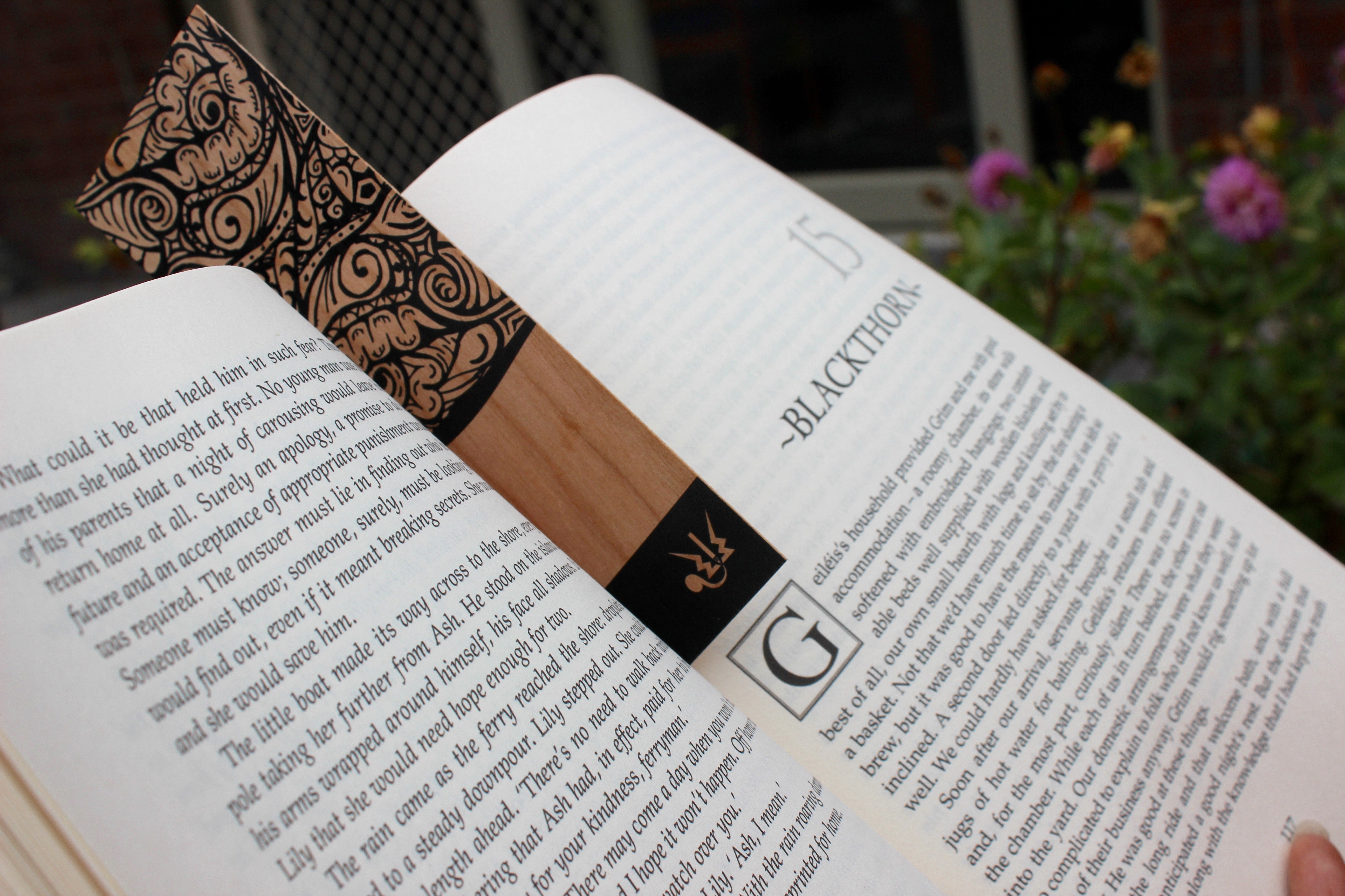 Bookmark - Tribal Mirrored Waves